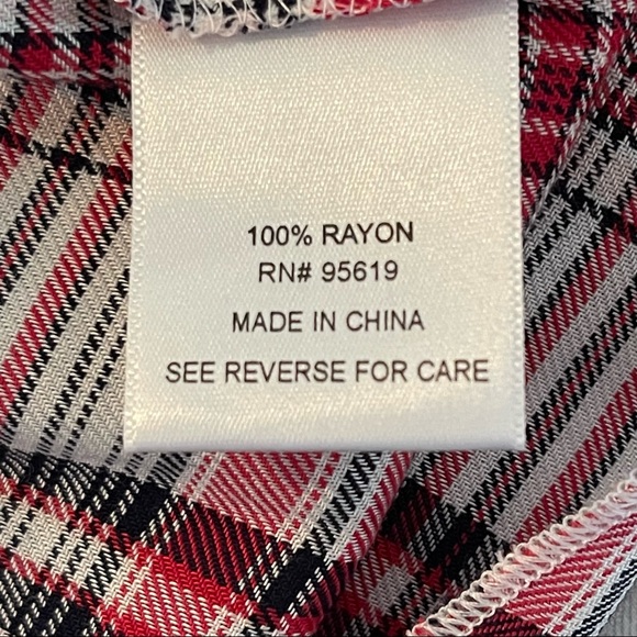 Fever 1X 3/4 Split Bell Sleeve Blouse Red and Black Plaid - Picture 9 of 9